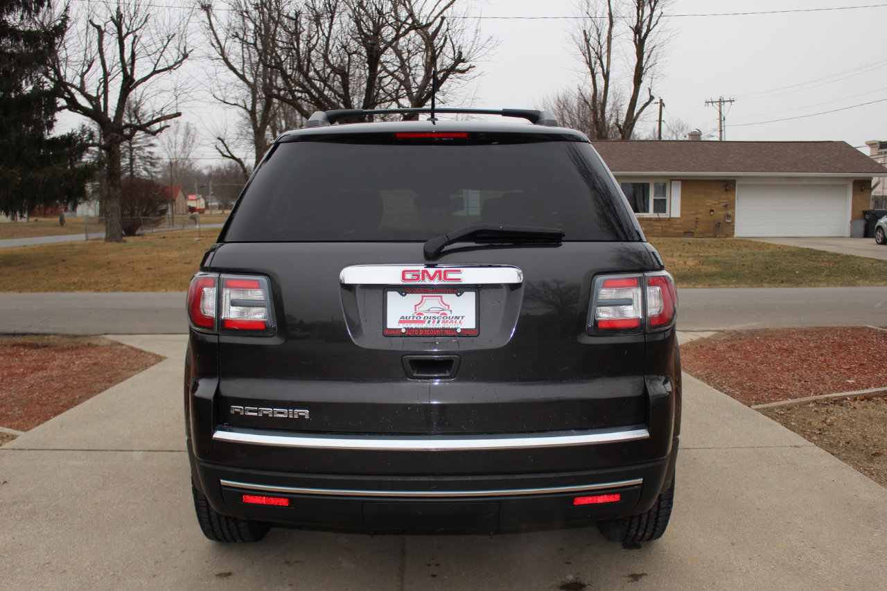 Used 2015 GMC Acadia SLE image 8
