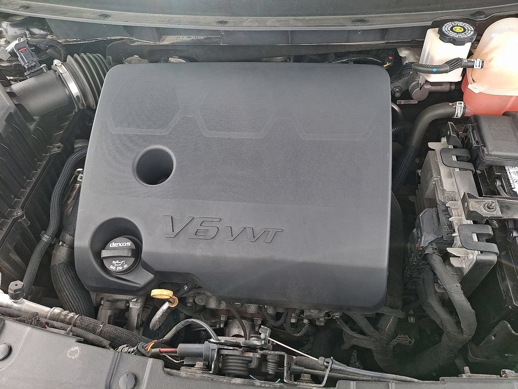 Used 2021 Chevrolet Traverse LS FWD image 27