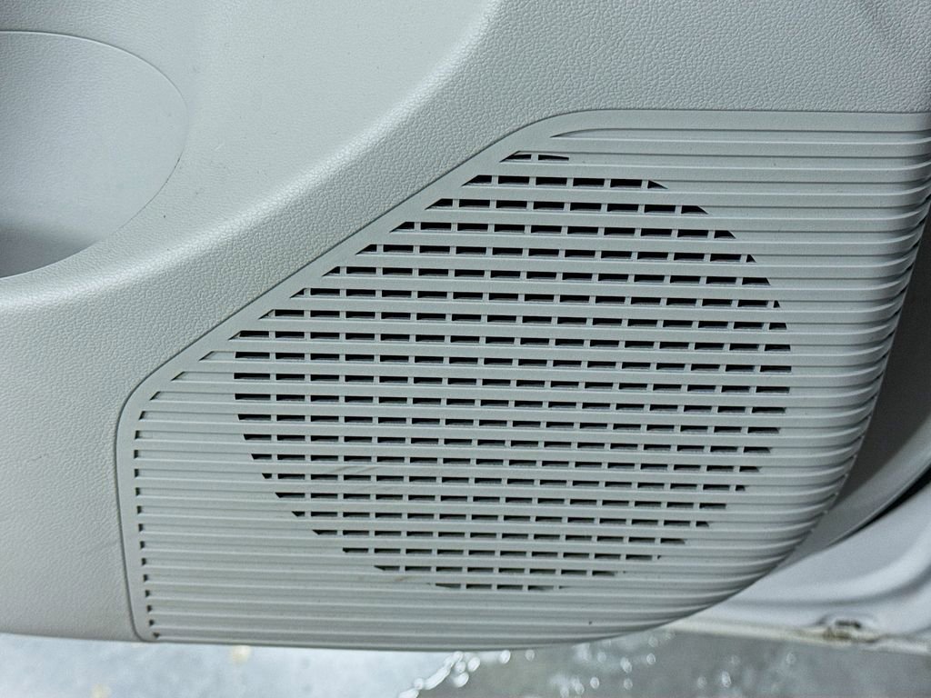 Certified 2025 Hyundai Kona SE image 19