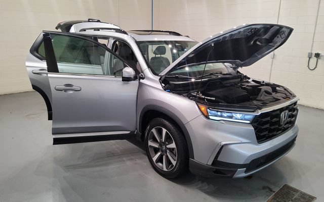 Used 2023 Honda Pilot Elite image 10