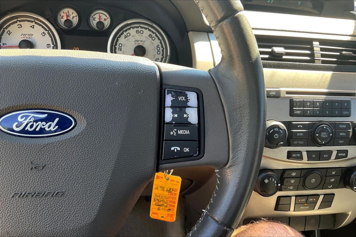 Used 2008 Ford Focus SE FWD image 12