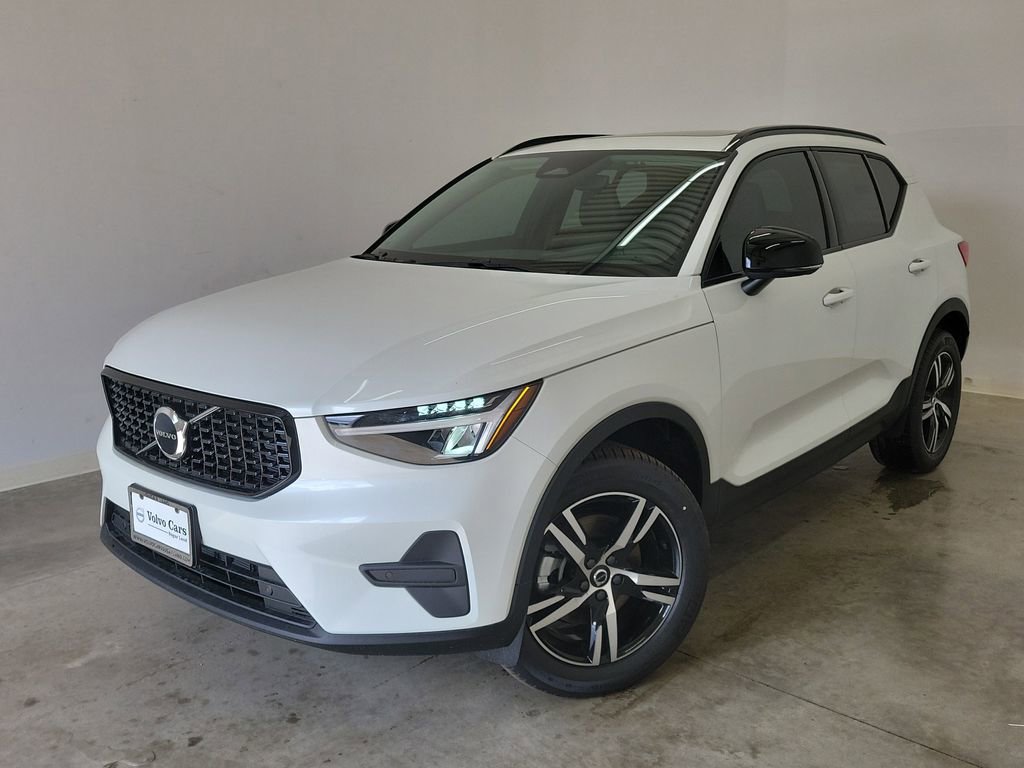 New 2026 Volvo XC40 B4 Core image 34