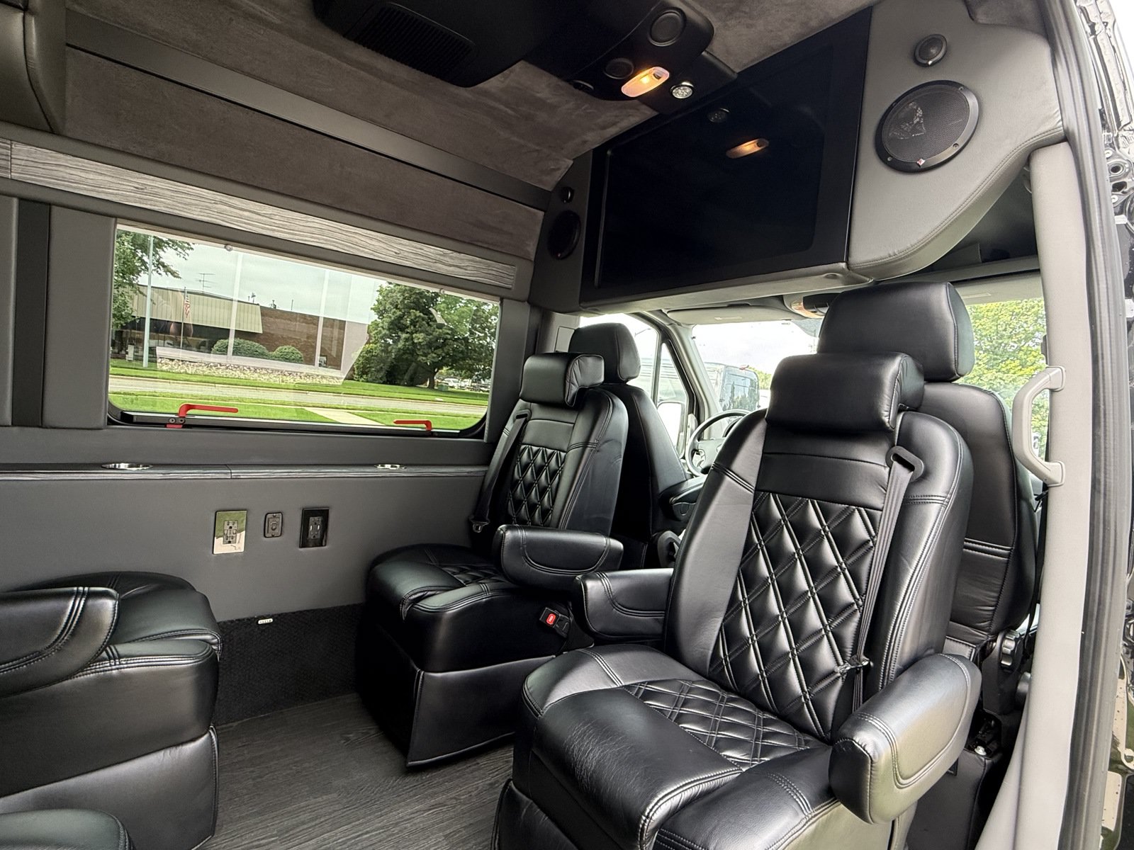 Used 2016 Freightliner Sprinter 2500 AWD/4WD image 4