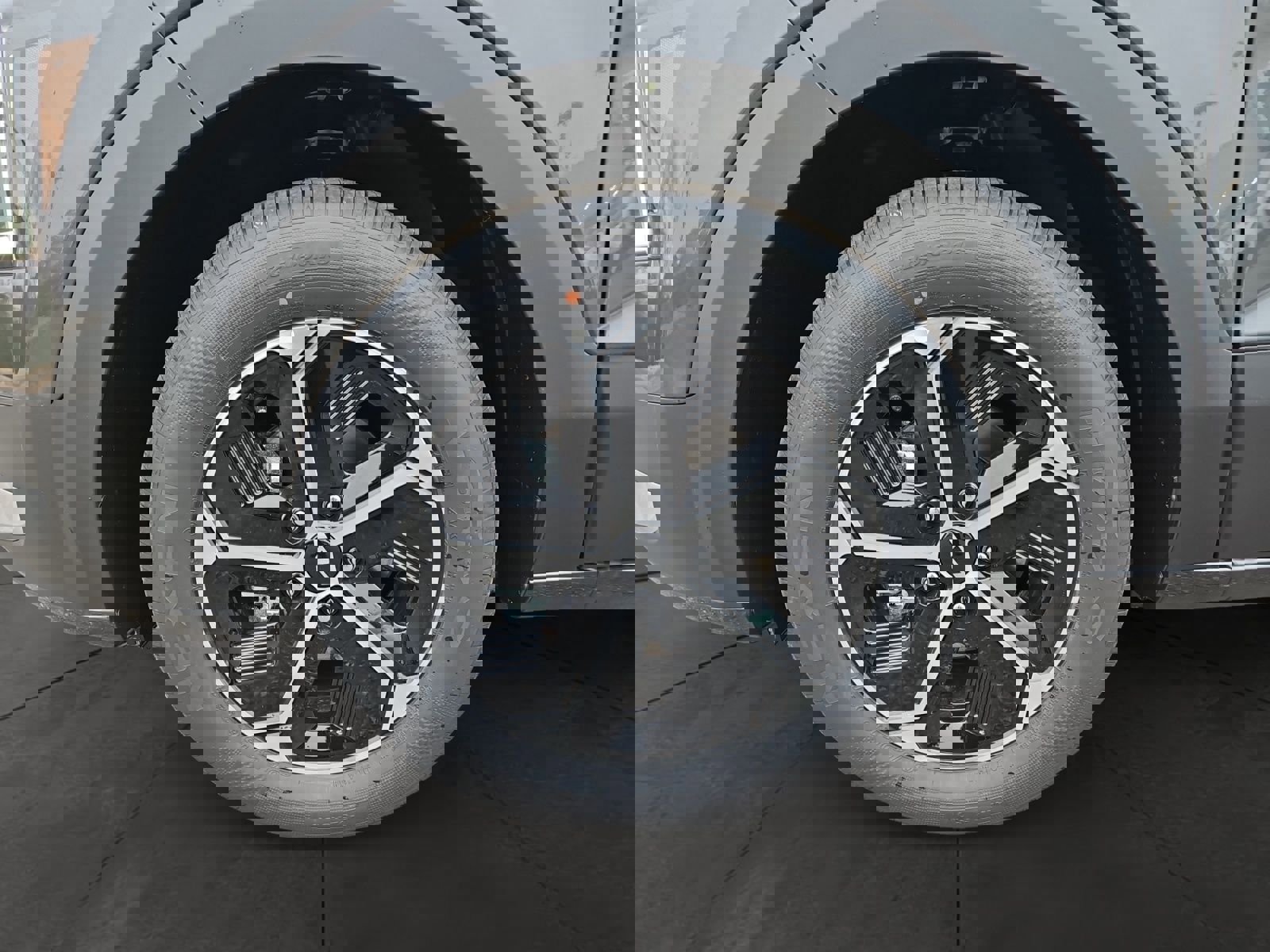 Used 2025 Kia Niro LX image 14