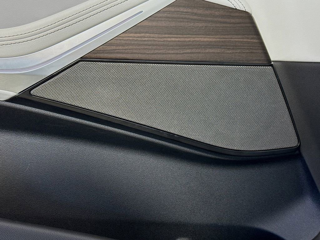 Used 2026 BMW X5 sDrive40i w/ Executive Package image 19