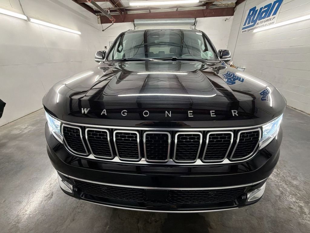 Used 2024 Jeep Wagoneer L Series II RWD image 31