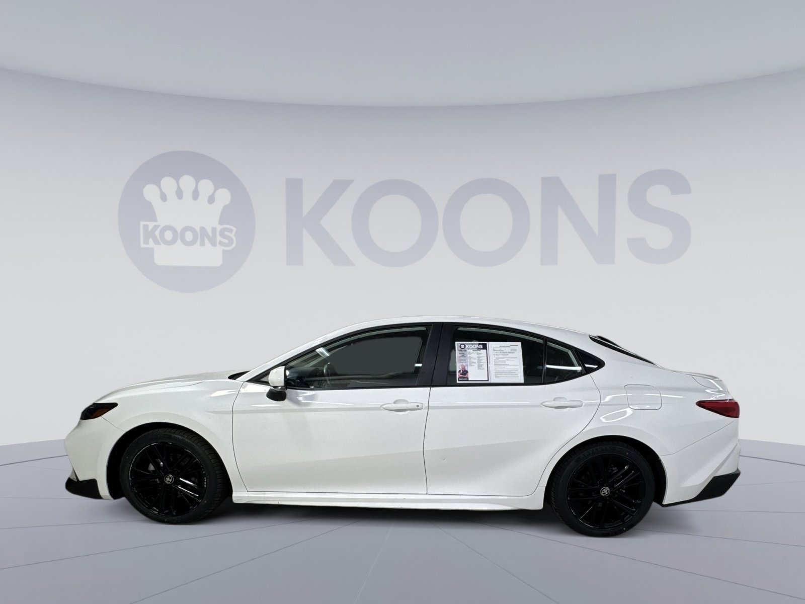 Used 2025 Toyota Camry SE FWD image 17