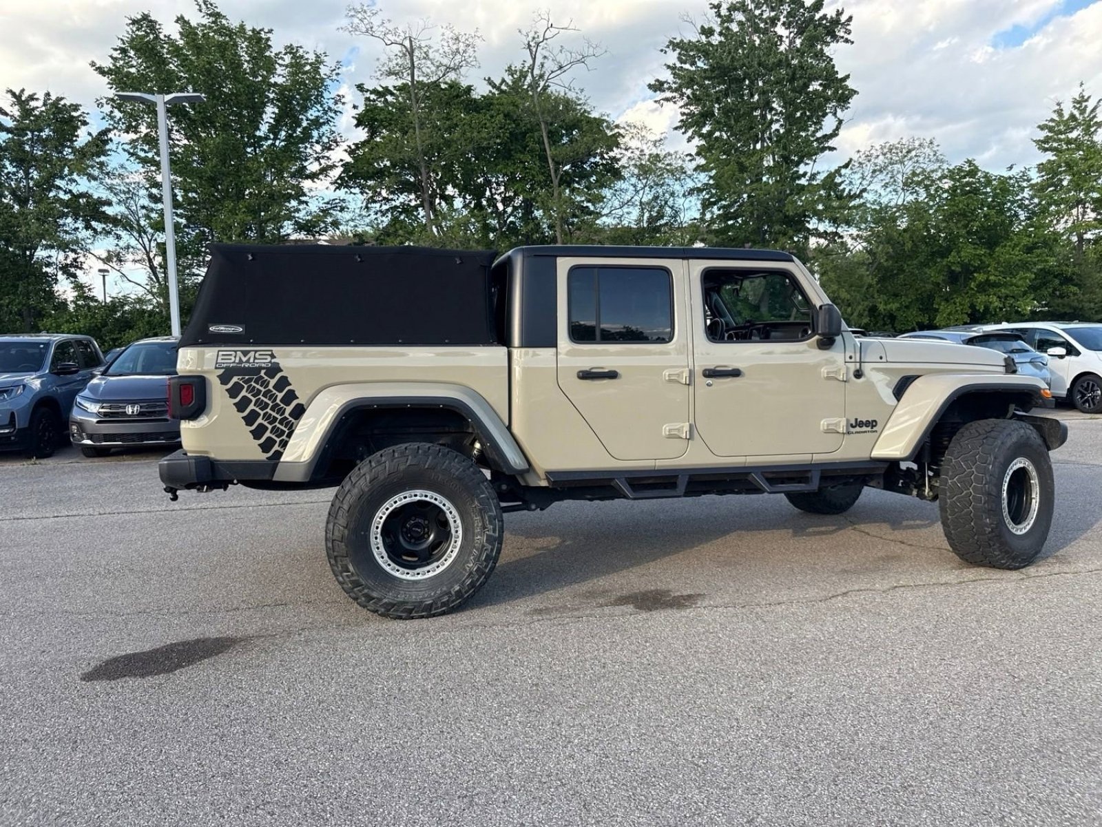Used 2022 Jeep Gladiator Sport AWD/4WD image 32