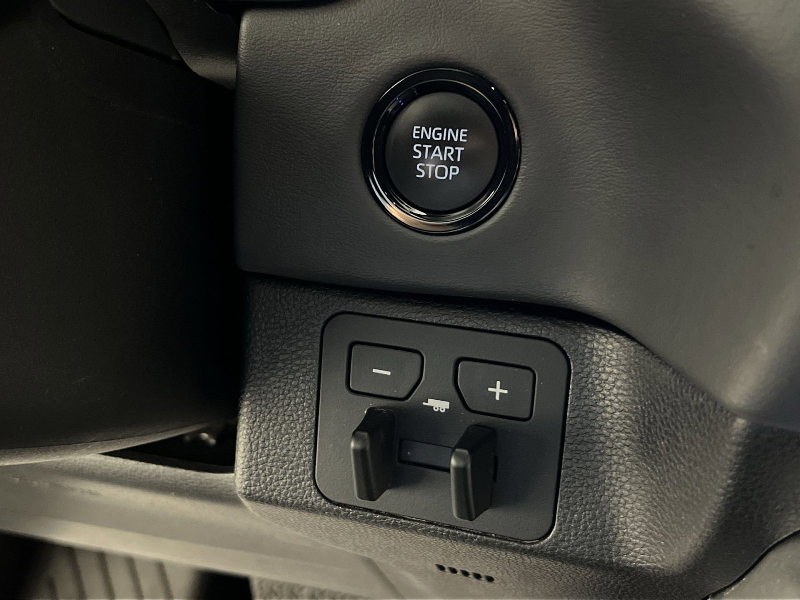 Used 2025 Toyota Tundra Platinum image 35