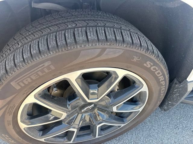 Used 2023 Chevrolet Tahoe RST w/ Luxury Package AWD/4WD image 11