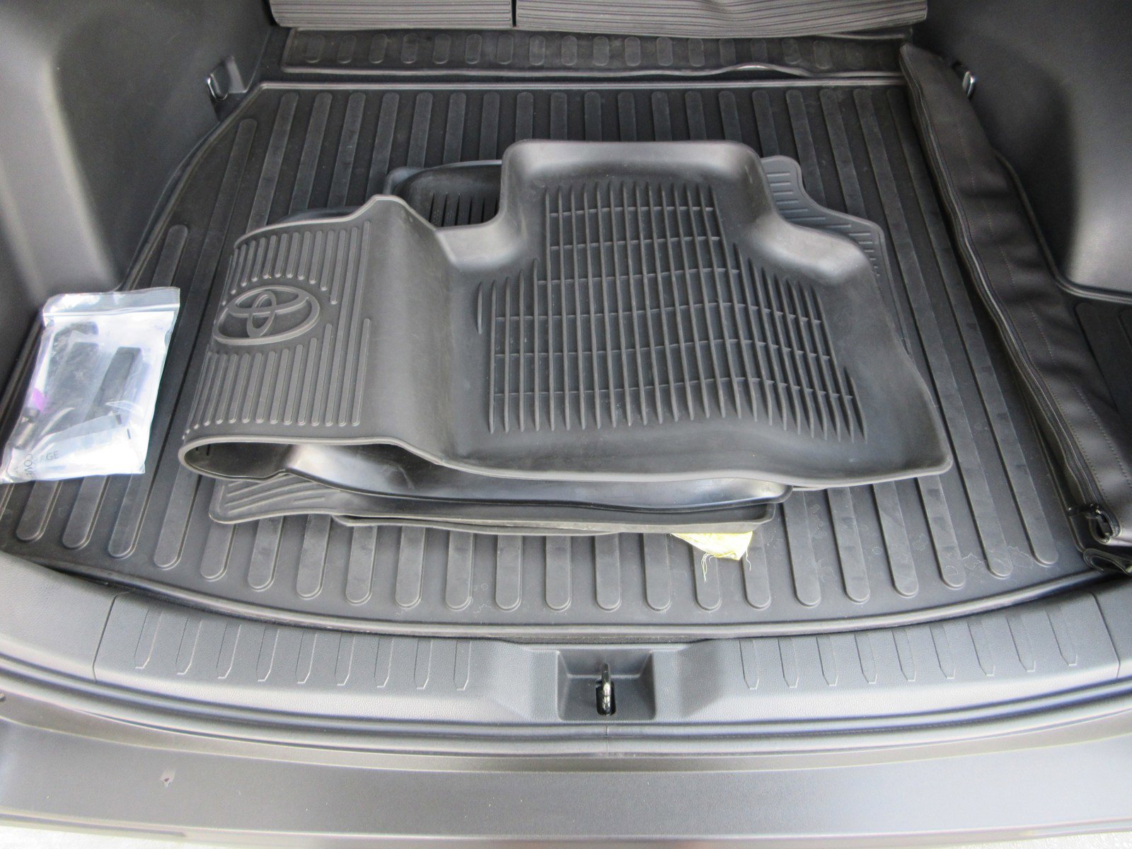 Used 2024 Toyota RAV4 XLE AWD/4WD image 49