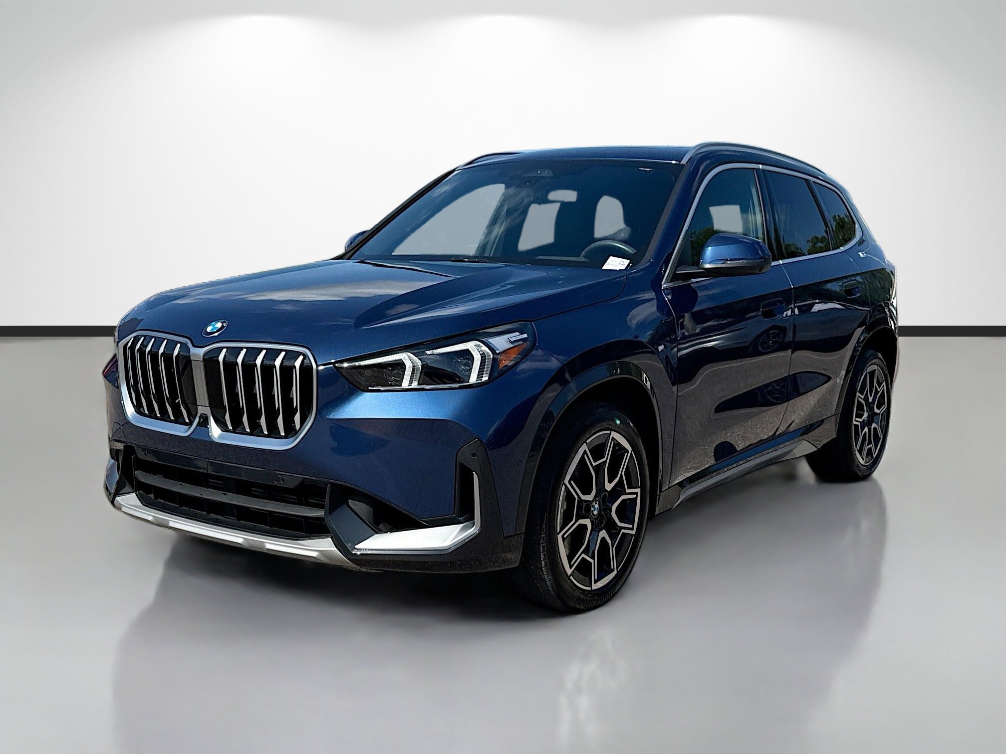 Used 2025 BMW X1 xDrive28i AWD/4WD image 7