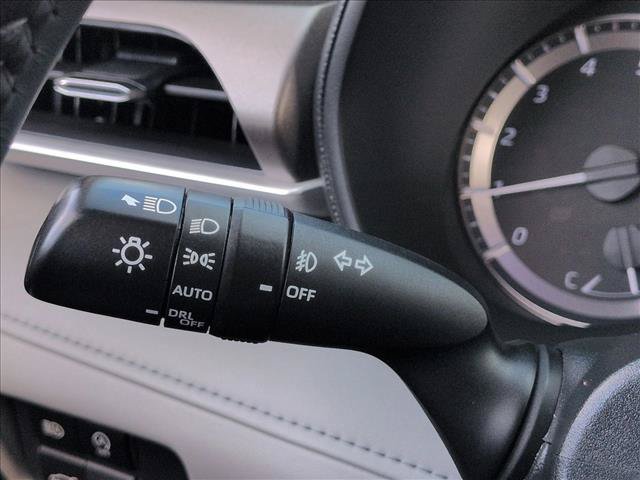 Used 2023 Toyota Highlander LE FWD image 17