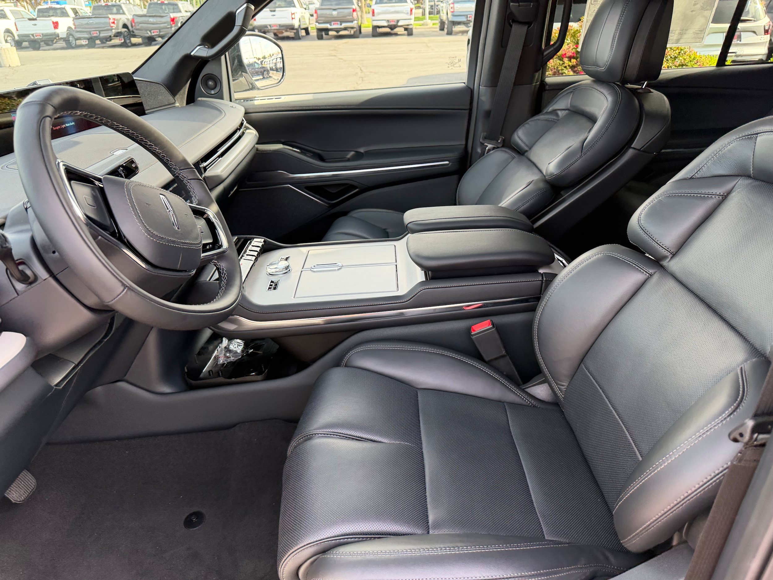 New 2027 Lincoln Navigator L Reserve w/ Jet Appearance Package AWD/4WD image 10