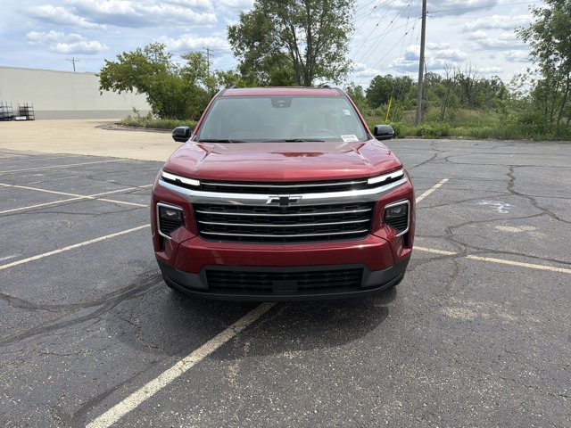 New 2026 Chevrolet Traverse LT w/ Driver Confidence Package AWD/4WD image 2