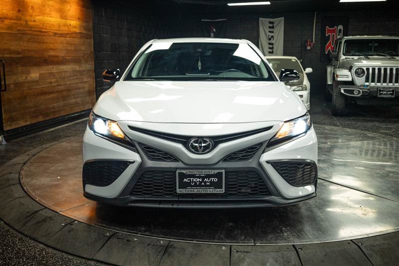 Used 2023 Toyota Camry SE FWD image 4