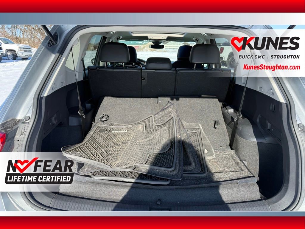 Used 2023 Volkswagen Tiguan SE image 48