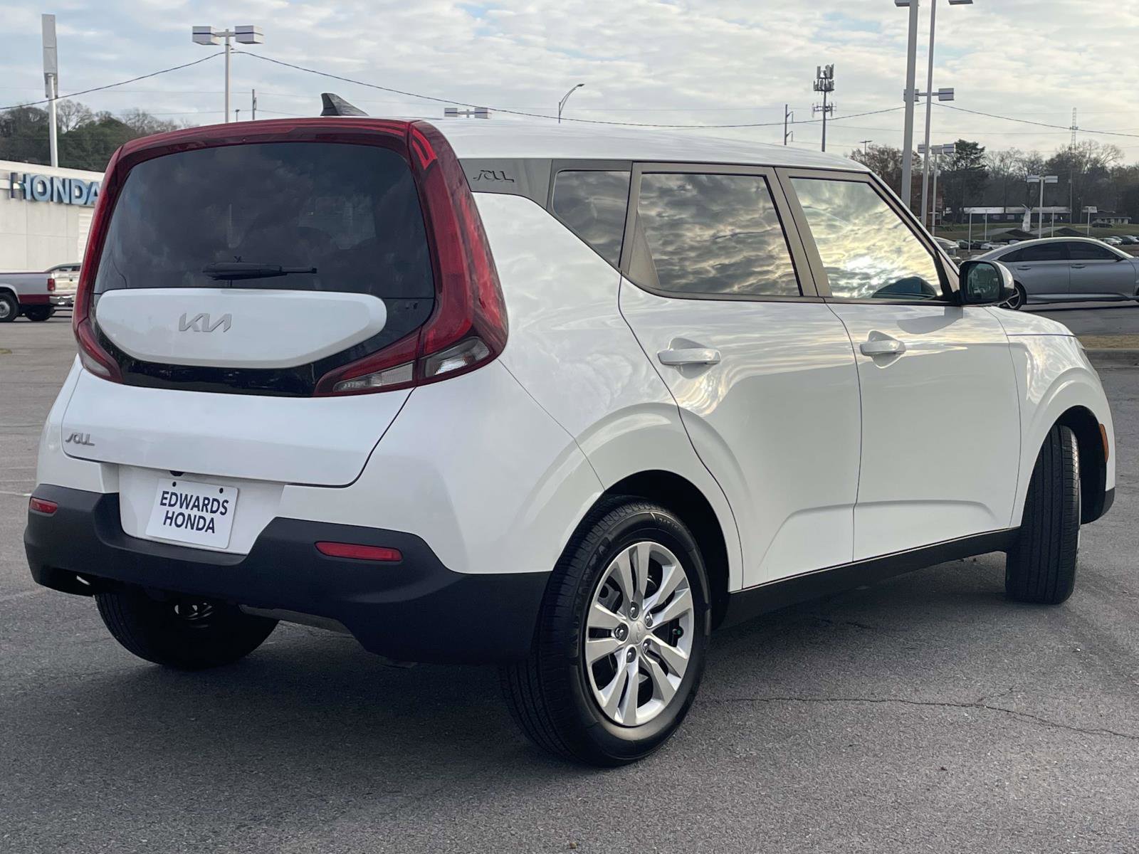 Used 2022 Kia Soul LX image 22