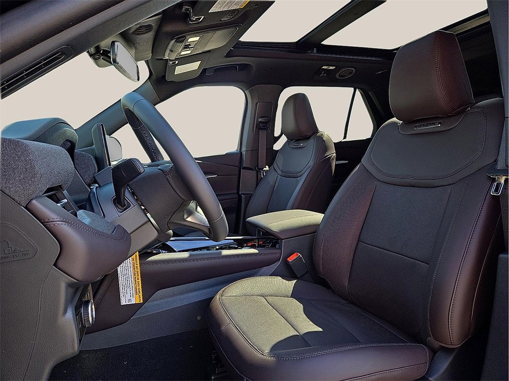 Used 2025 Ford Explorer Platinum image 12