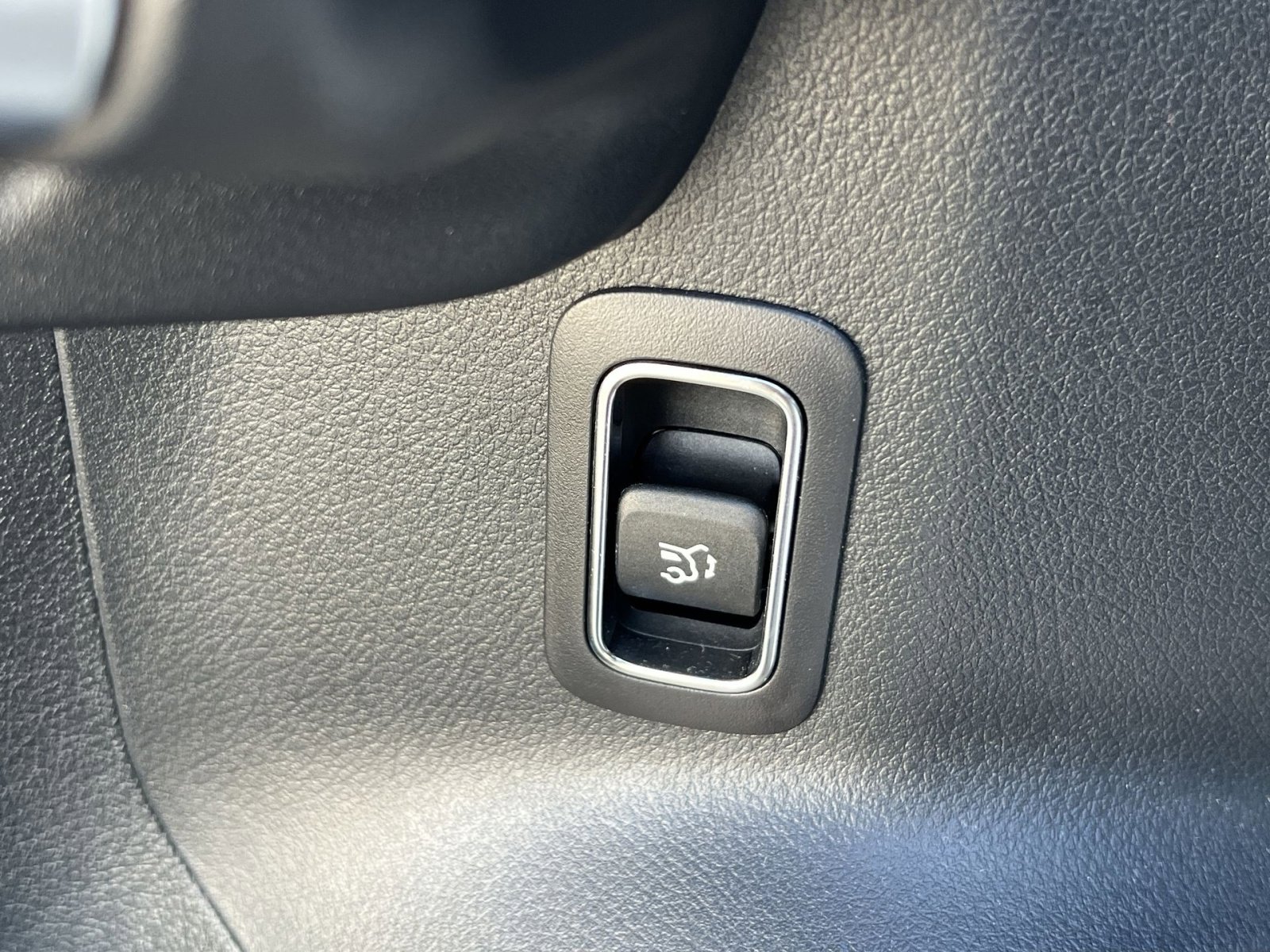 Used 2021 Mercedes-Benz GLB 250 4MATIC image 31