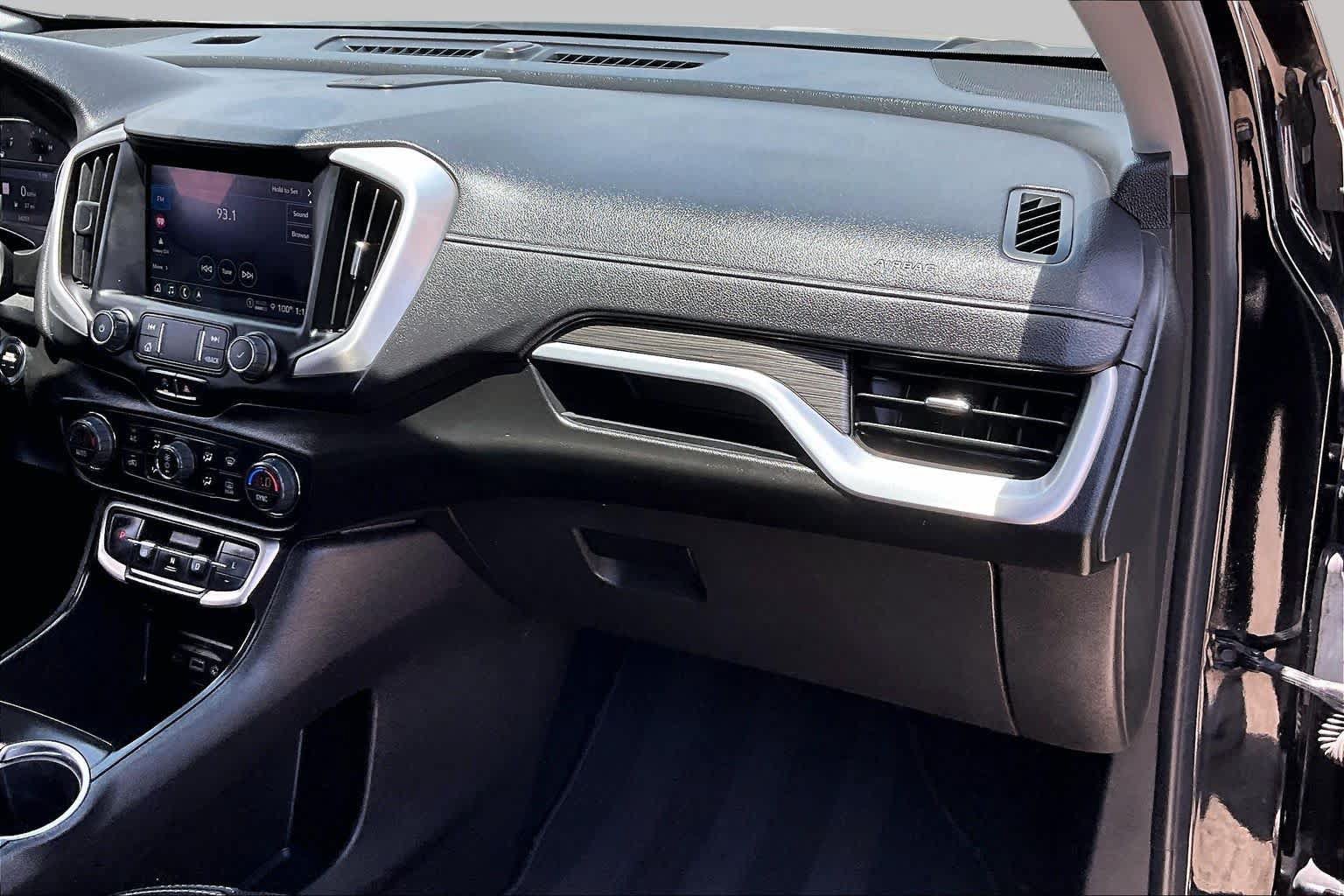 Used 2022 GMC Terrain SLT w/ Infotainment Package II FWD image 18