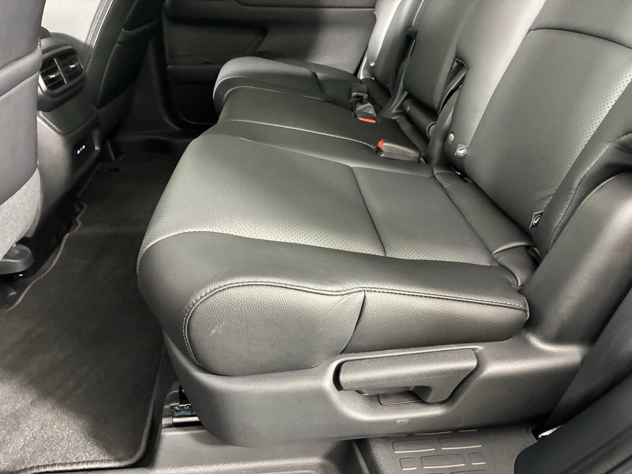 Used 2025 Honda Passport EX-L image 27