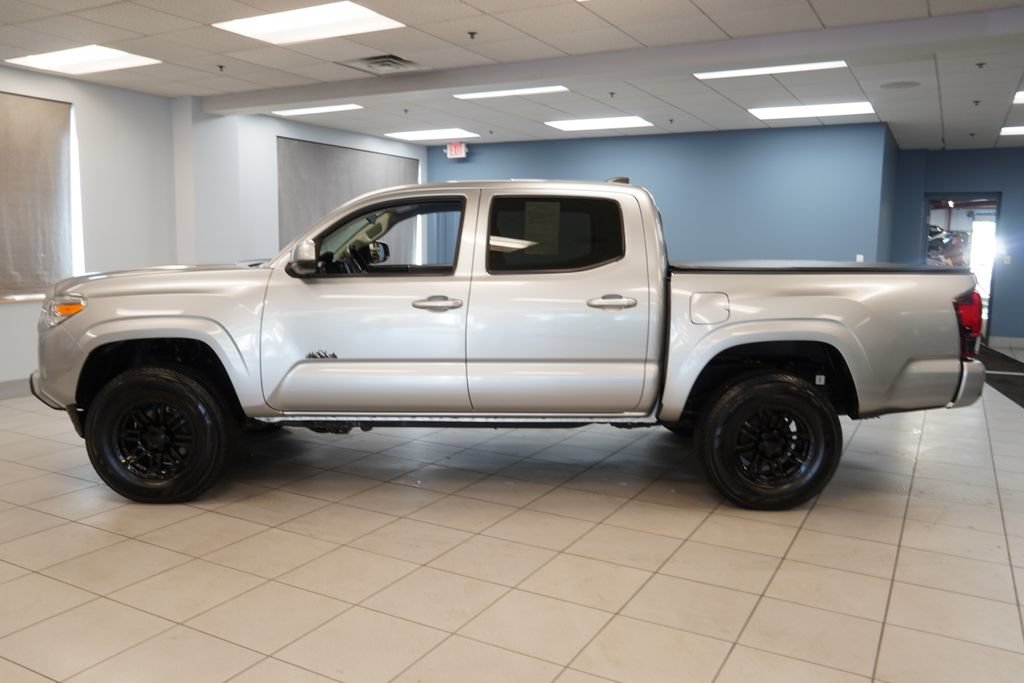 Used 2023 Toyota Tacoma SR AWD/4WD image 2
