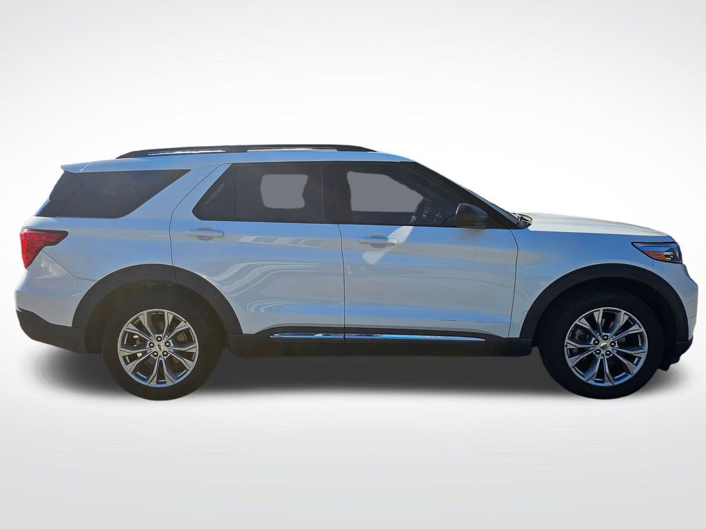 Used 2022 Ford Explorer XLT w/ Equipment Group 202A image 11