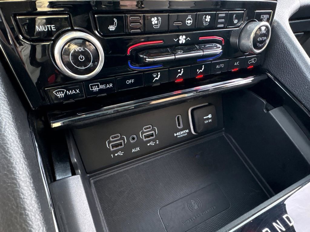 Used 2022 Jeep Grand Cherokee Summit w/ Advanced Protech Group IV image 23