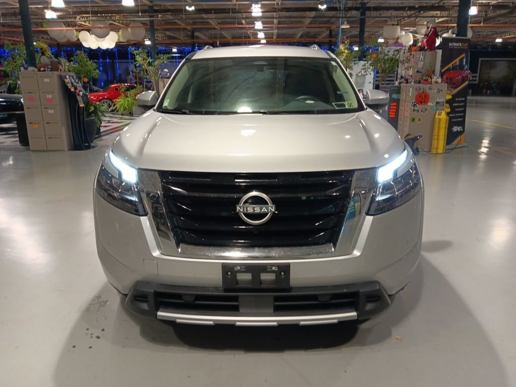 Used 2024 Nissan Pathfinder SL AWD/4WD image 9