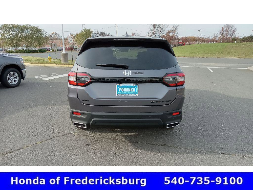 Certified 2025 Honda Pilot Black Edition image 6