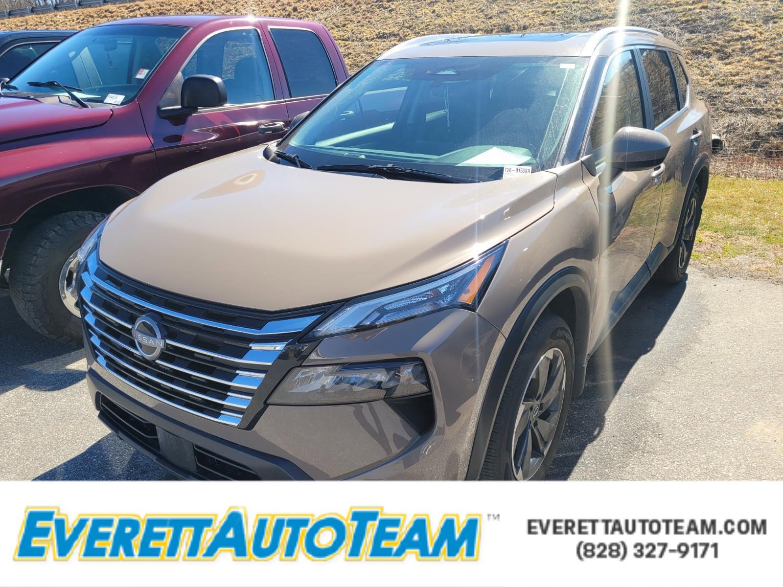 Used 2025 Nissan Rogue SV w/ SV Premium Package