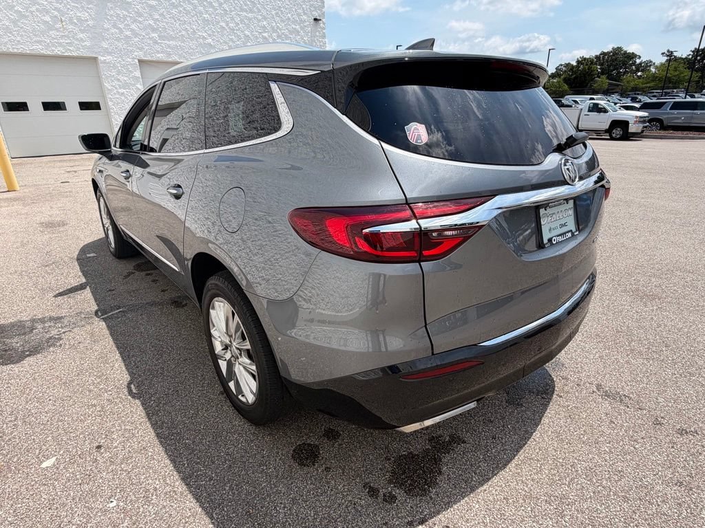 Used 2019 Buick Enclave Essence AWD/4WD image 3