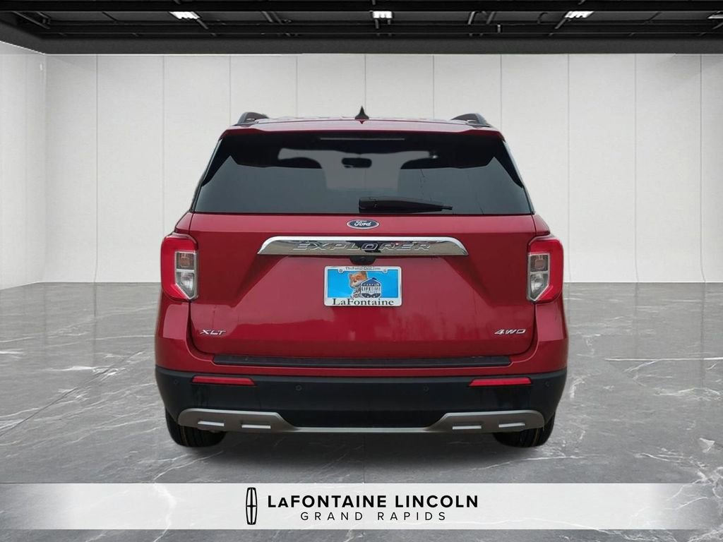 Used 2023 Ford Explorer XLT w/ Equipment Group 202A image 4