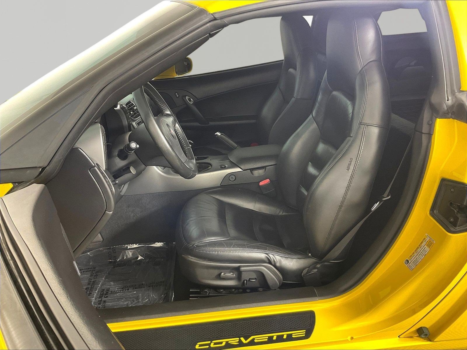 Used 2006 Chevrolet Corvette Coupe w/ Preferred Equipment Group RWD image 19