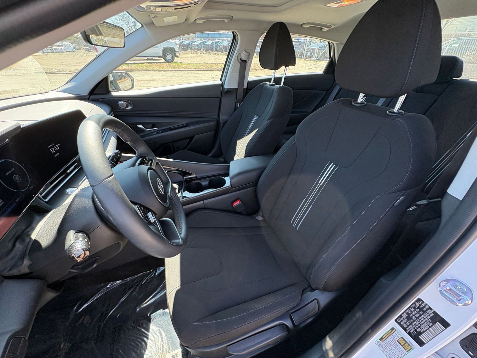 Used 2025 Hyundai Elantra SEL image 37