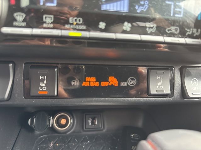 Used 2023 Toyota RAV4 XLE Premium image 17