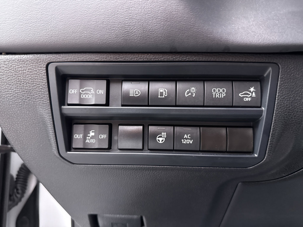 Used 2024 Toyota Sequoia Platinum image 28