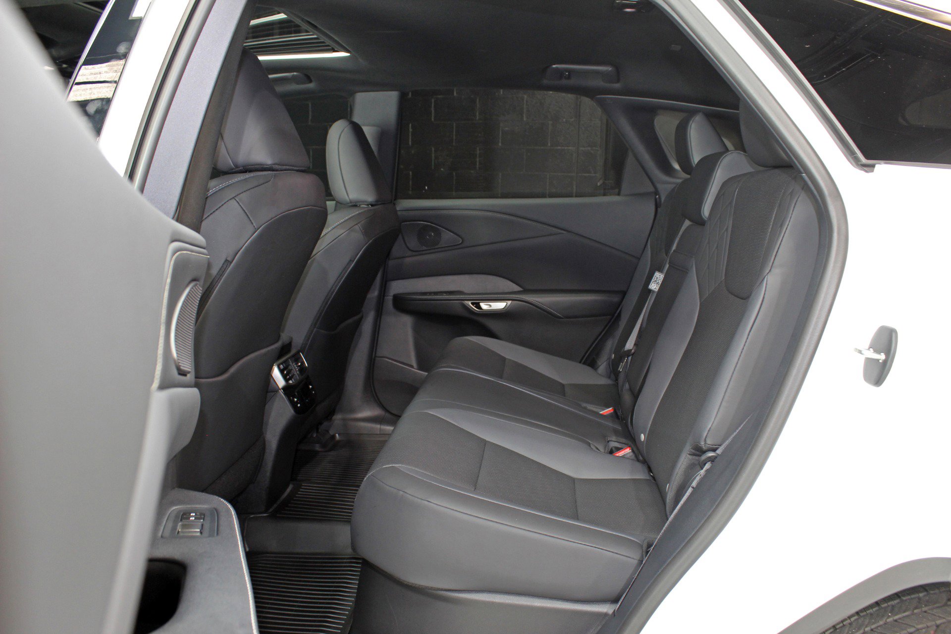 Used 2025 Lexus RX 350 F Sport w/ Convenience Package image 38