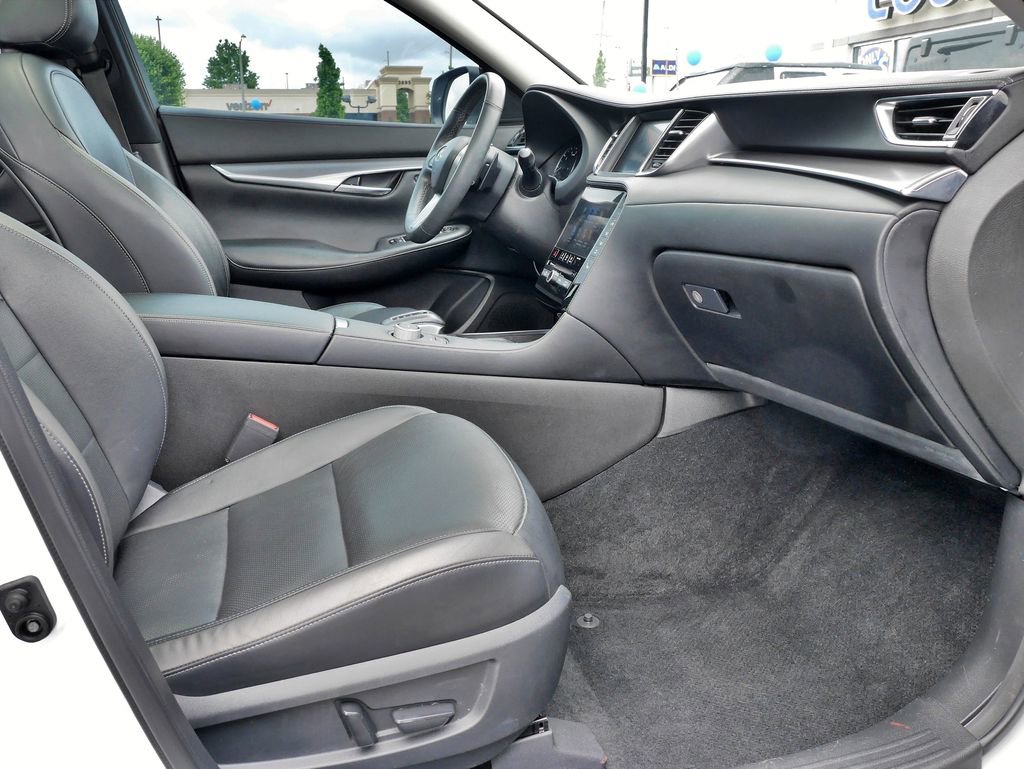 Used 2023 INFINITI QX50 Luxe AWD/4WD image 12