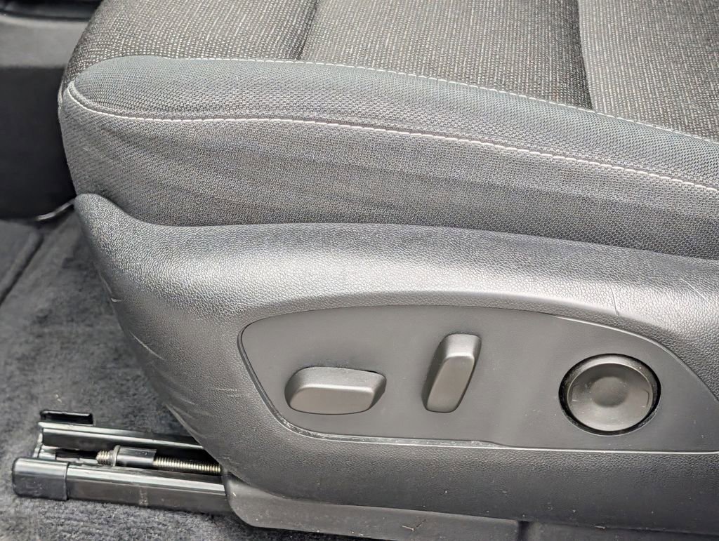 Used 2025 Chevrolet Traverse LT image 25