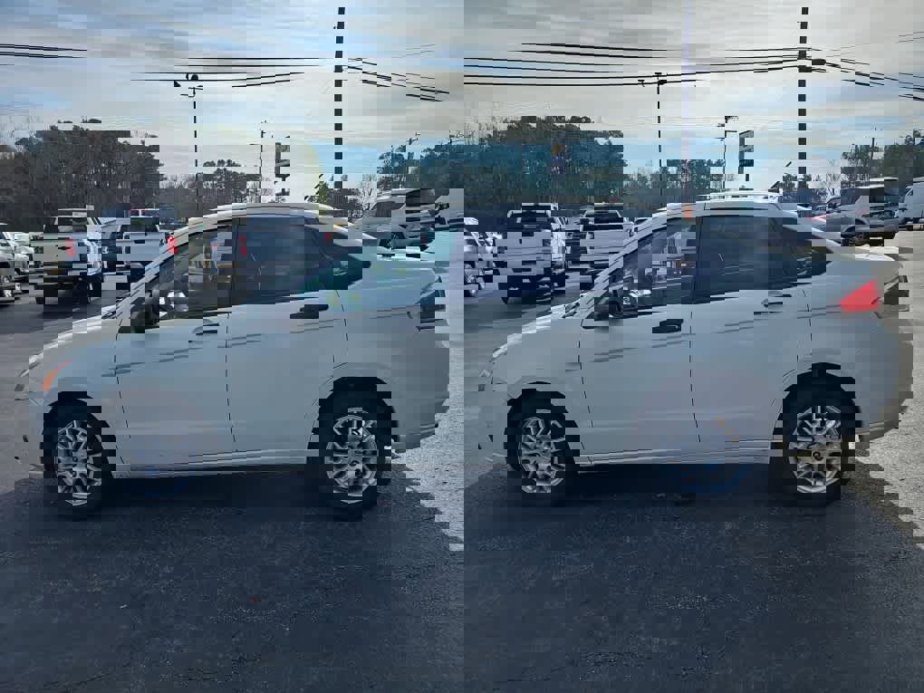 Used 2011 Ford Focus SE image 6