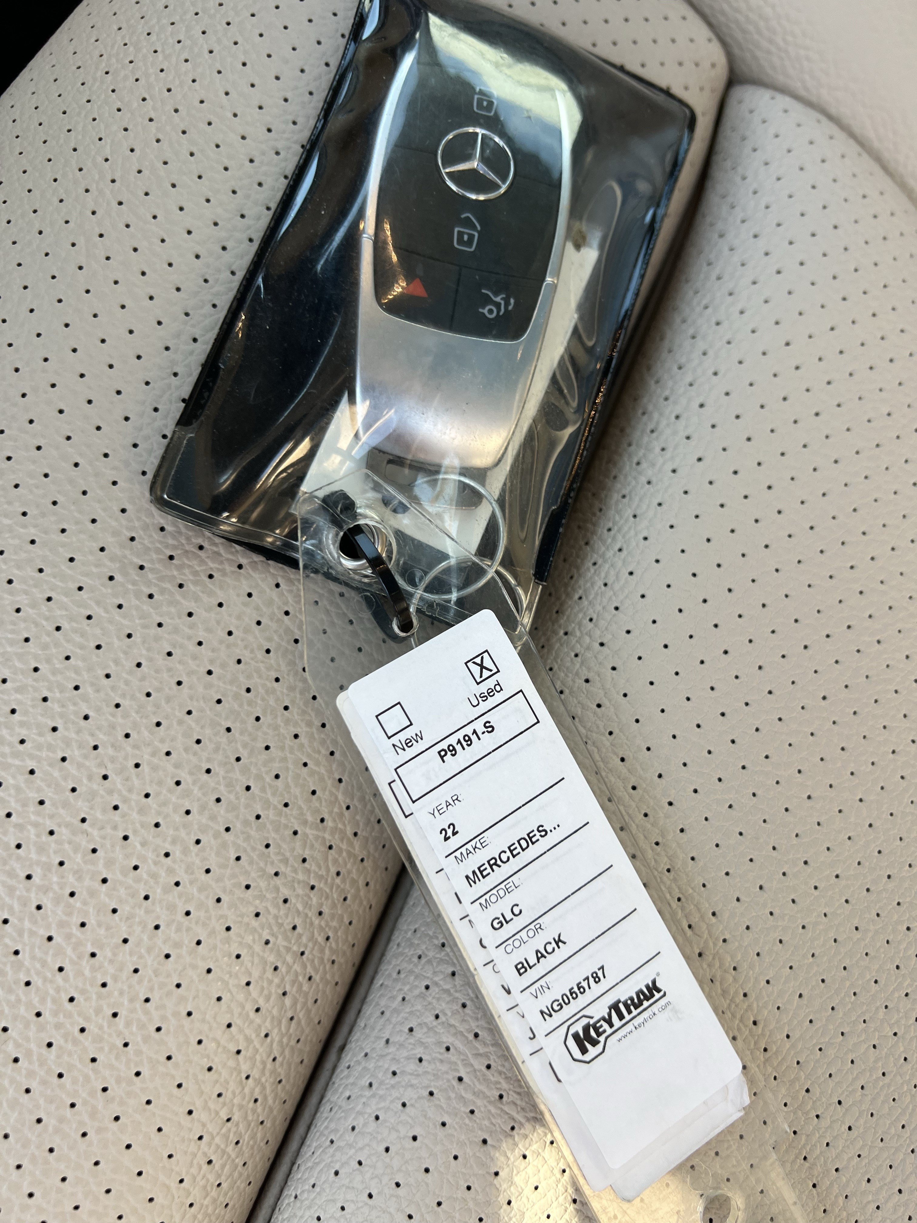 Used 2022 Mercedes-Benz GLC 300 4MATIC w/ Premium Package Lite image 38