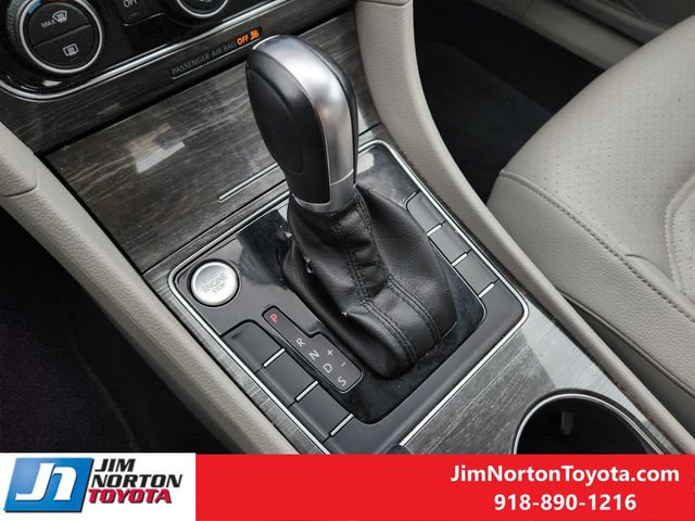 Used 2017 Volkswagen Passat 1.8T SE FWD image 20