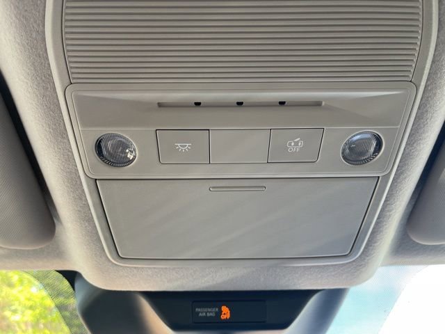 New 2025 Nissan Kicks SR image 18