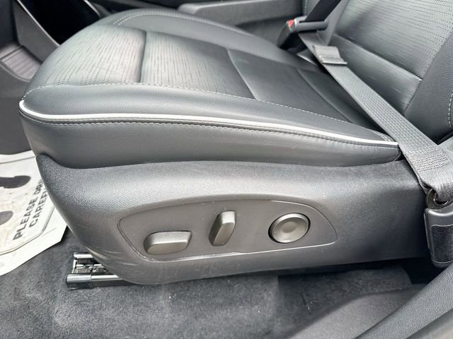 Used 2025 Buick Enclave Sport Touring image 12