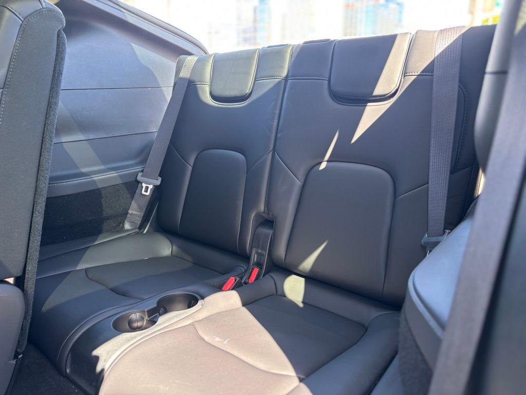 Used 2024 Tesla Model Y Long Range image 12