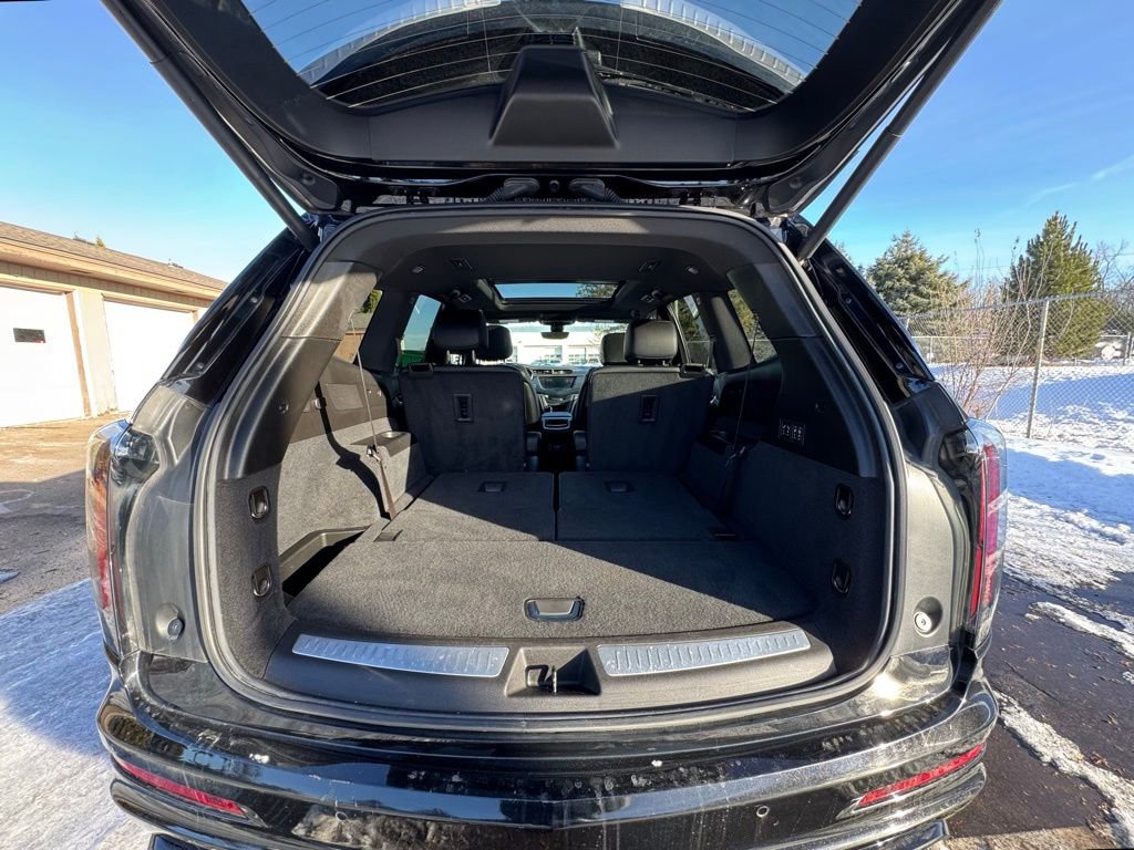 Used 2024 Cadillac XT6 Sport w/ LPO, ONYX Package image 37