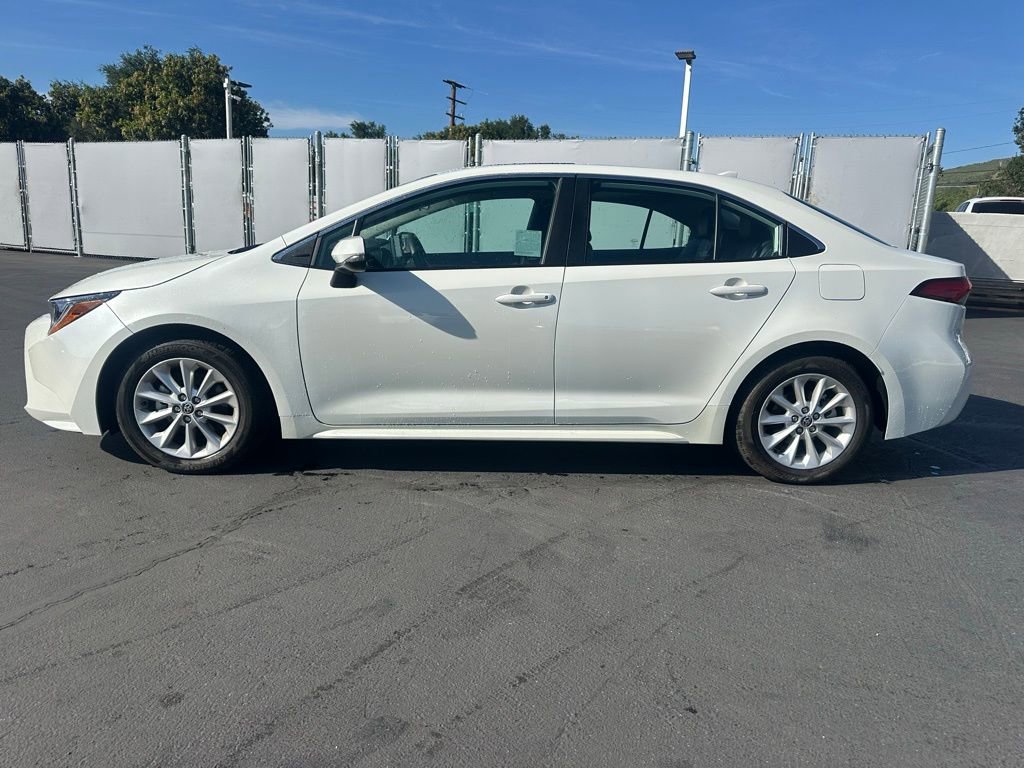 Used 2021 Toyota Corolla XLE w/ Carpet Mat Package (TMS) image 2