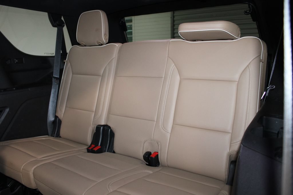 Used 2021 Chevrolet Tahoe Premier w/ Premium Package AWD/4WD image 24